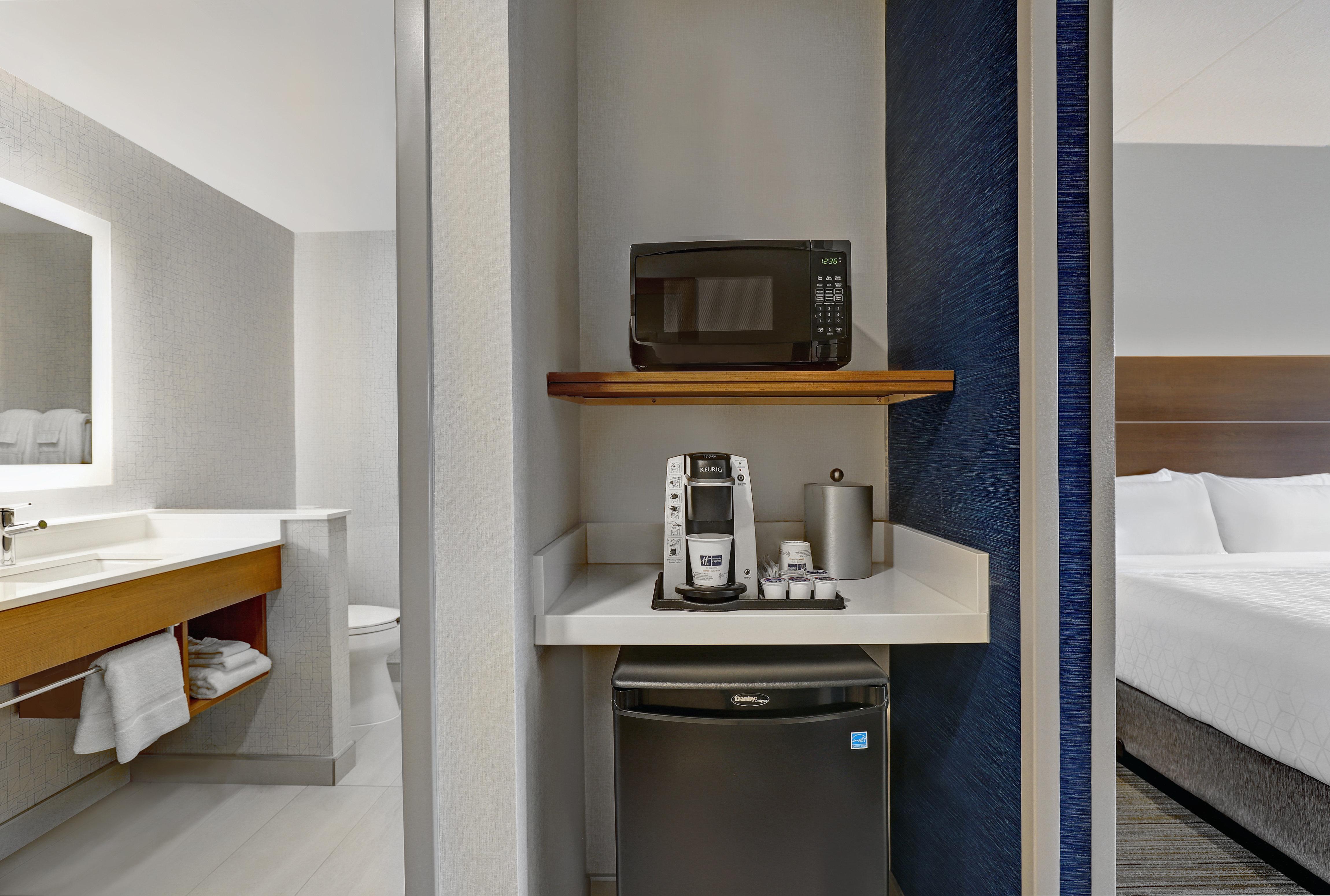 Holiday Inn Express & Suites - Порт Елгин Екстериор снимка