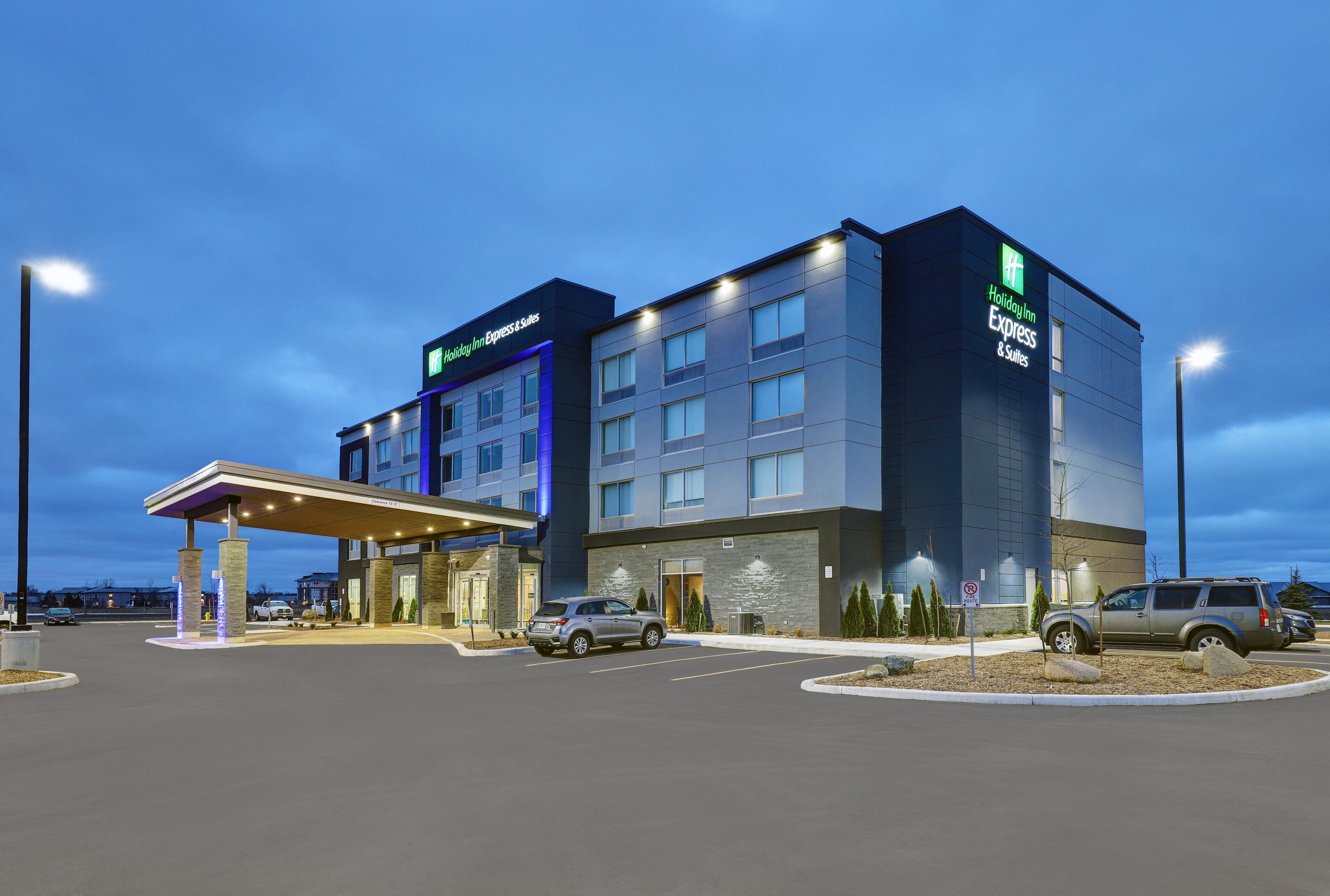 Holiday Inn Express & Suites - Порт Елгин Екстериор снимка