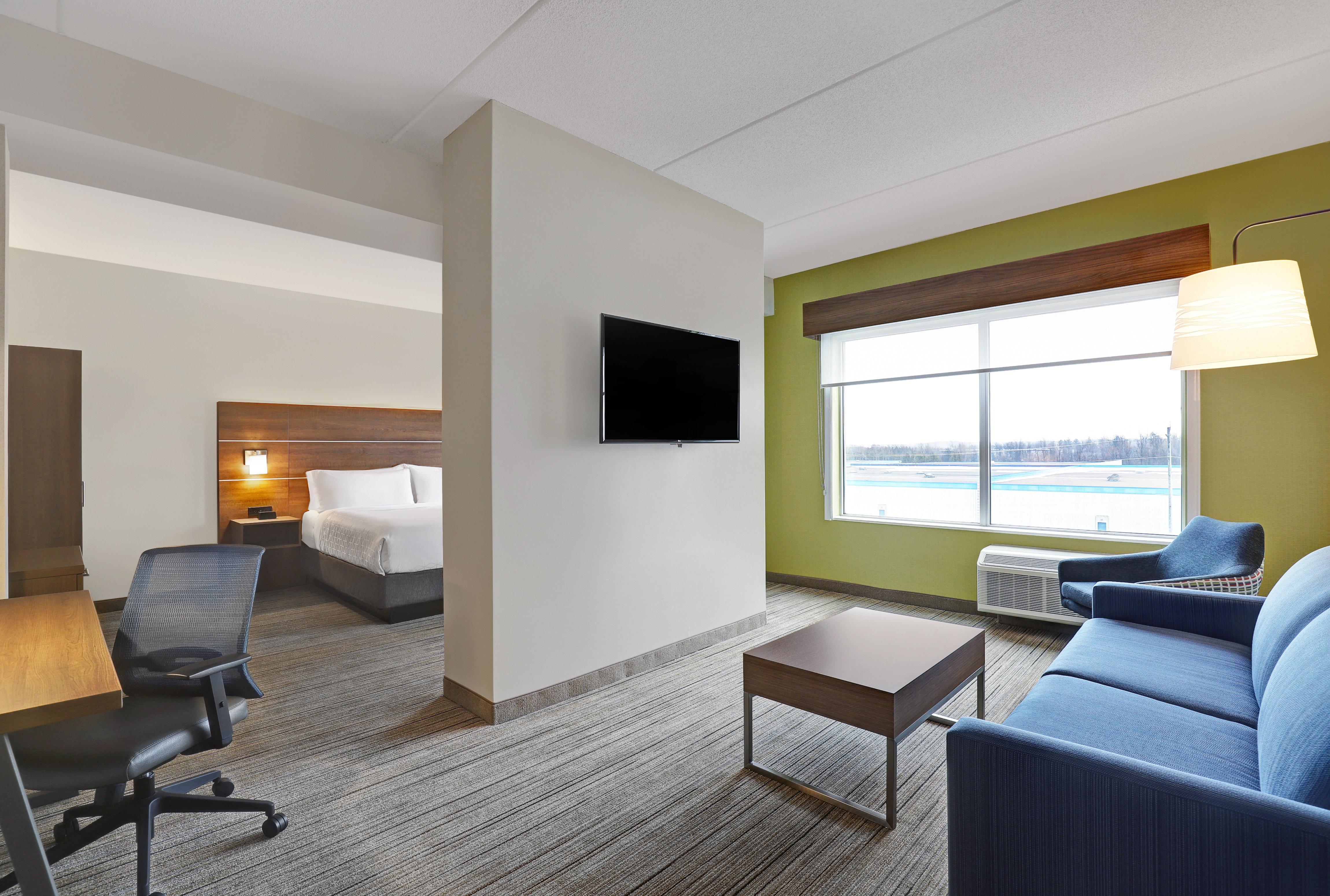 Holiday Inn Express & Suites - Порт Елгин Екстериор снимка
