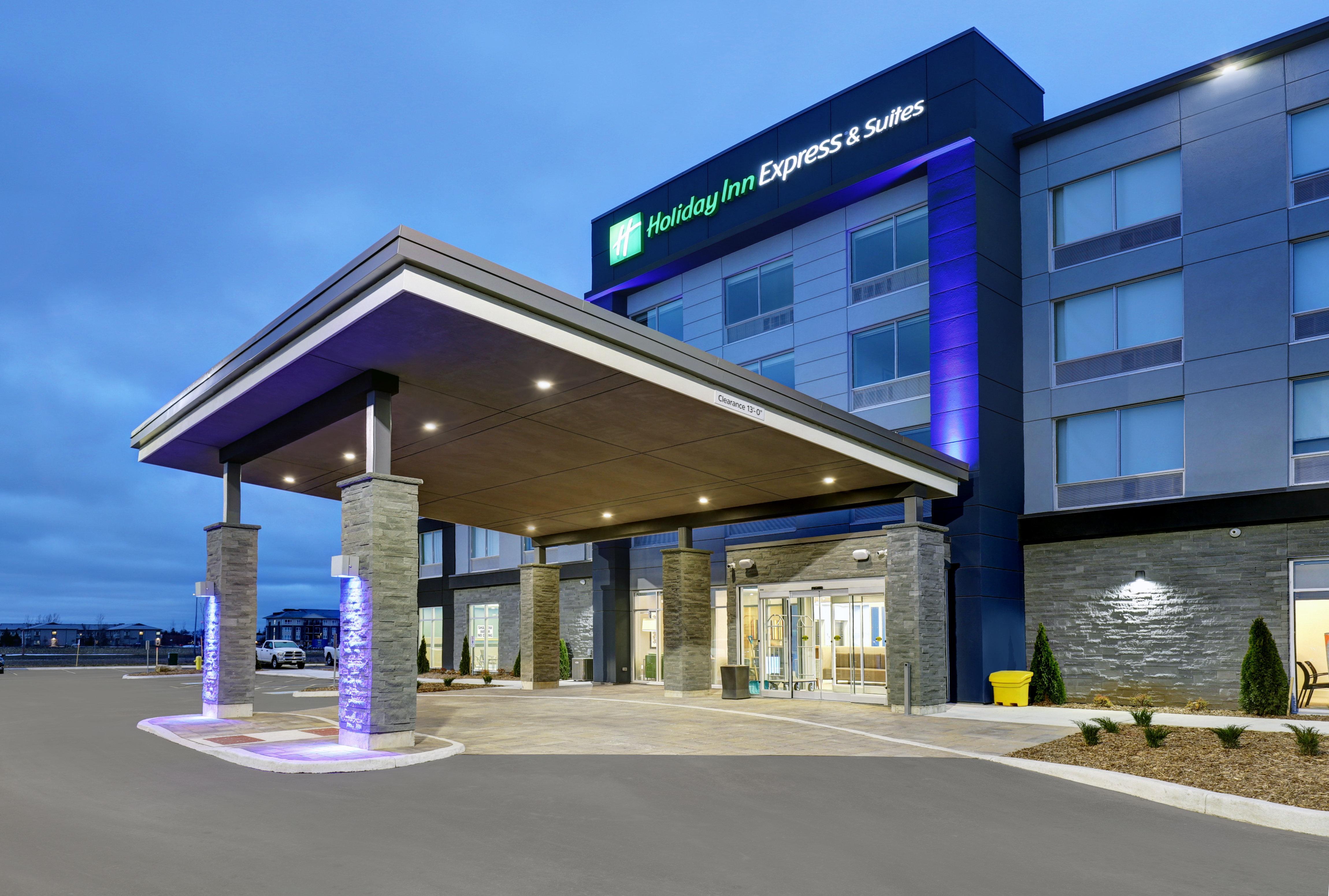 Holiday Inn Express & Suites - Порт Елгин Екстериор снимка