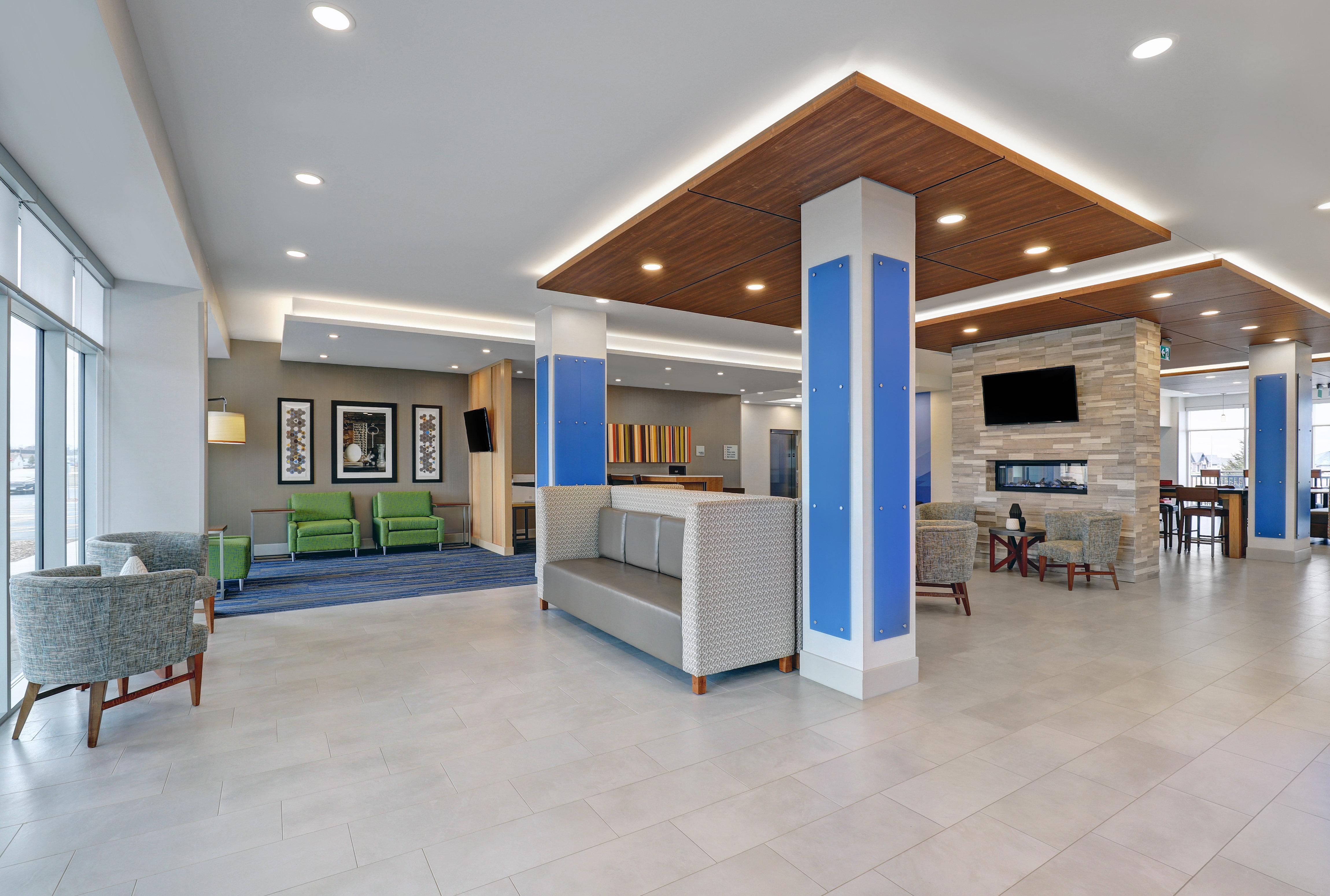 Holiday Inn Express & Suites - Порт Елгин Екстериор снимка