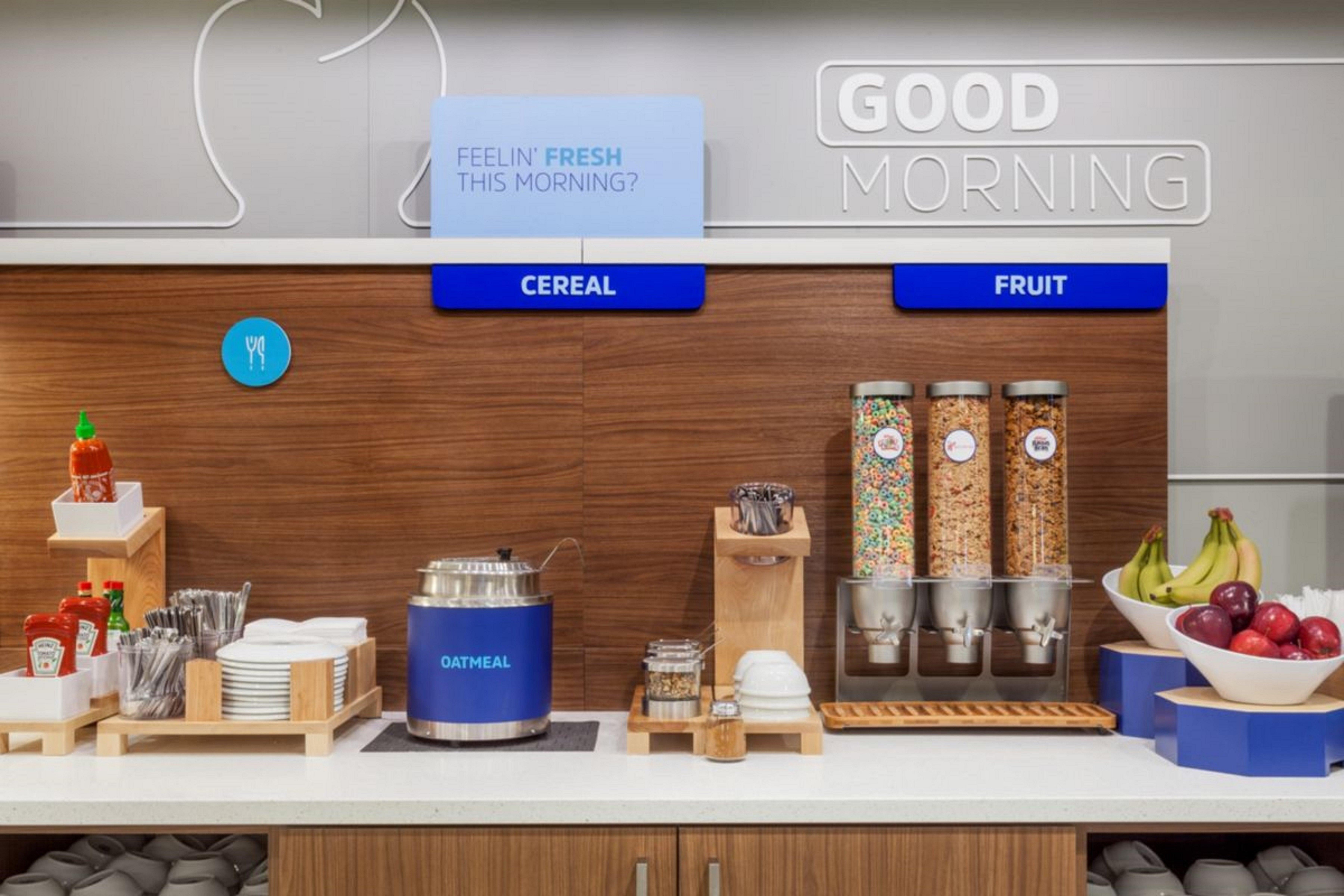Holiday Inn Express & Suites - Порт Елгин Екстериор снимка