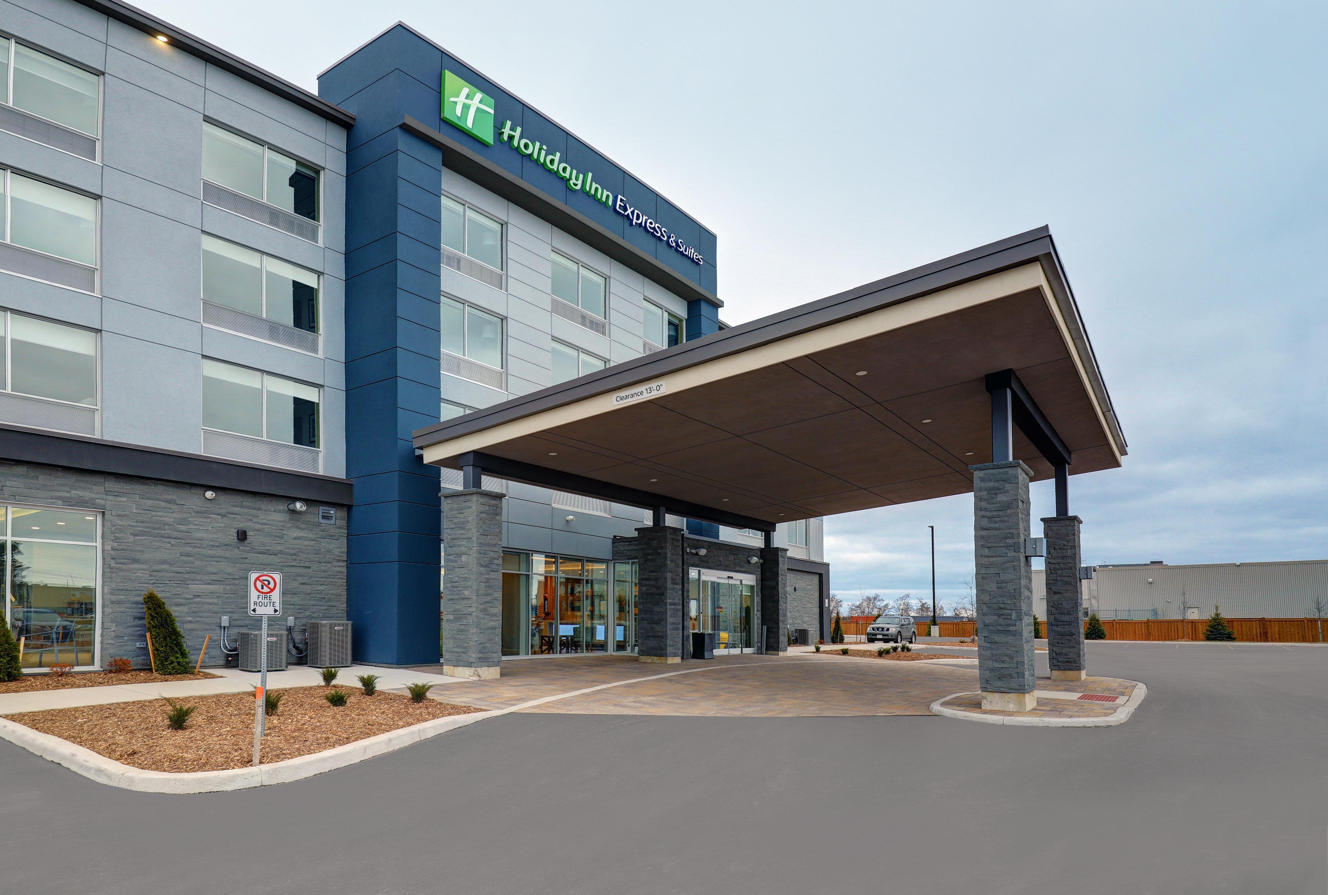 Holiday Inn Express & Suites - Порт Елгин Екстериор снимка