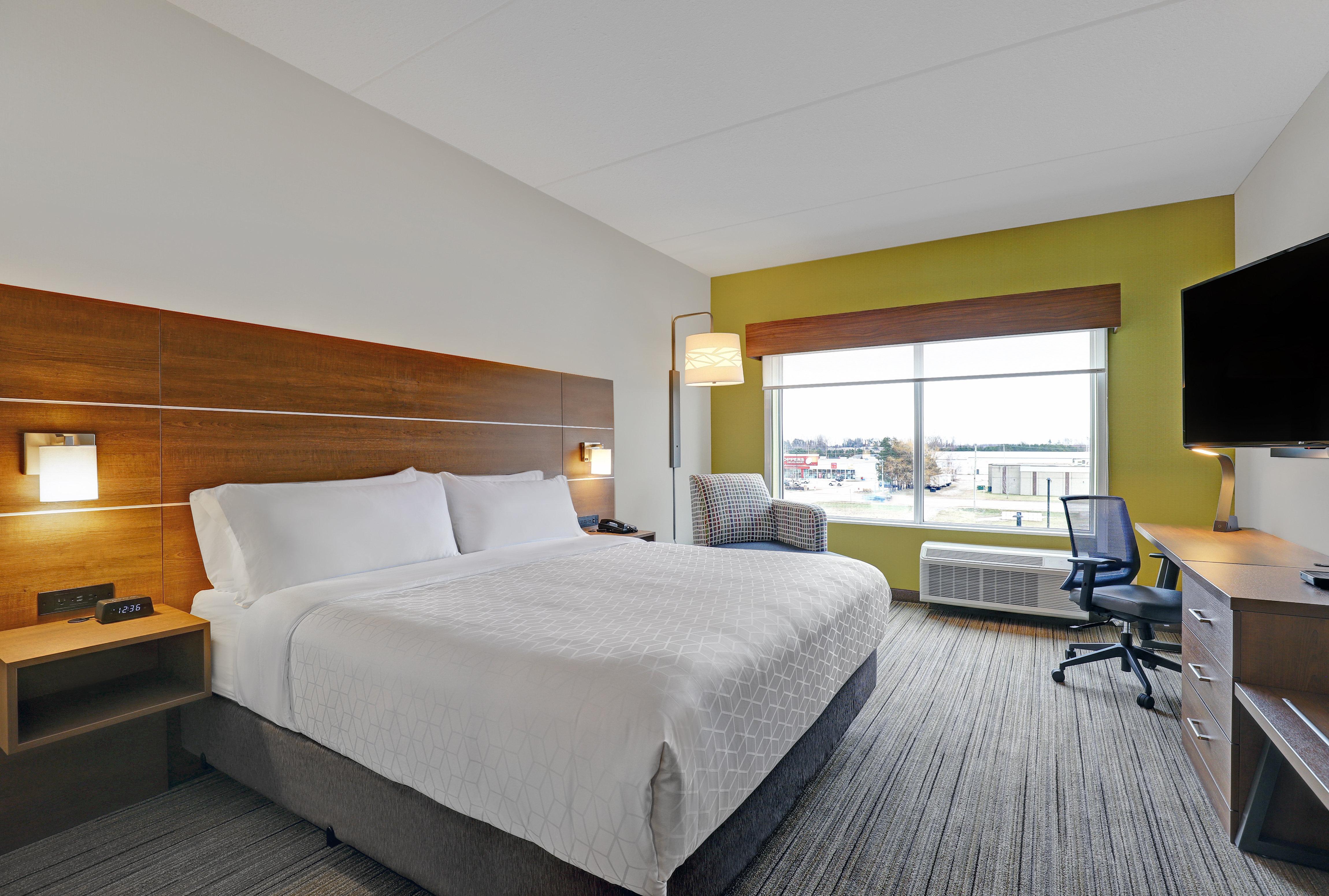 Holiday Inn Express & Suites - Порт Елгин Екстериор снимка